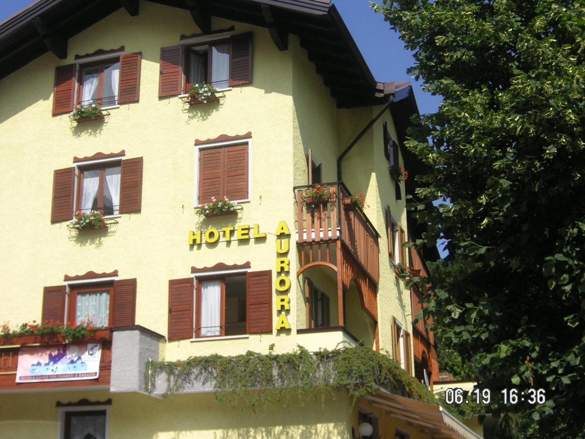 Hotel Aurora Molveno Eksteriør bilde