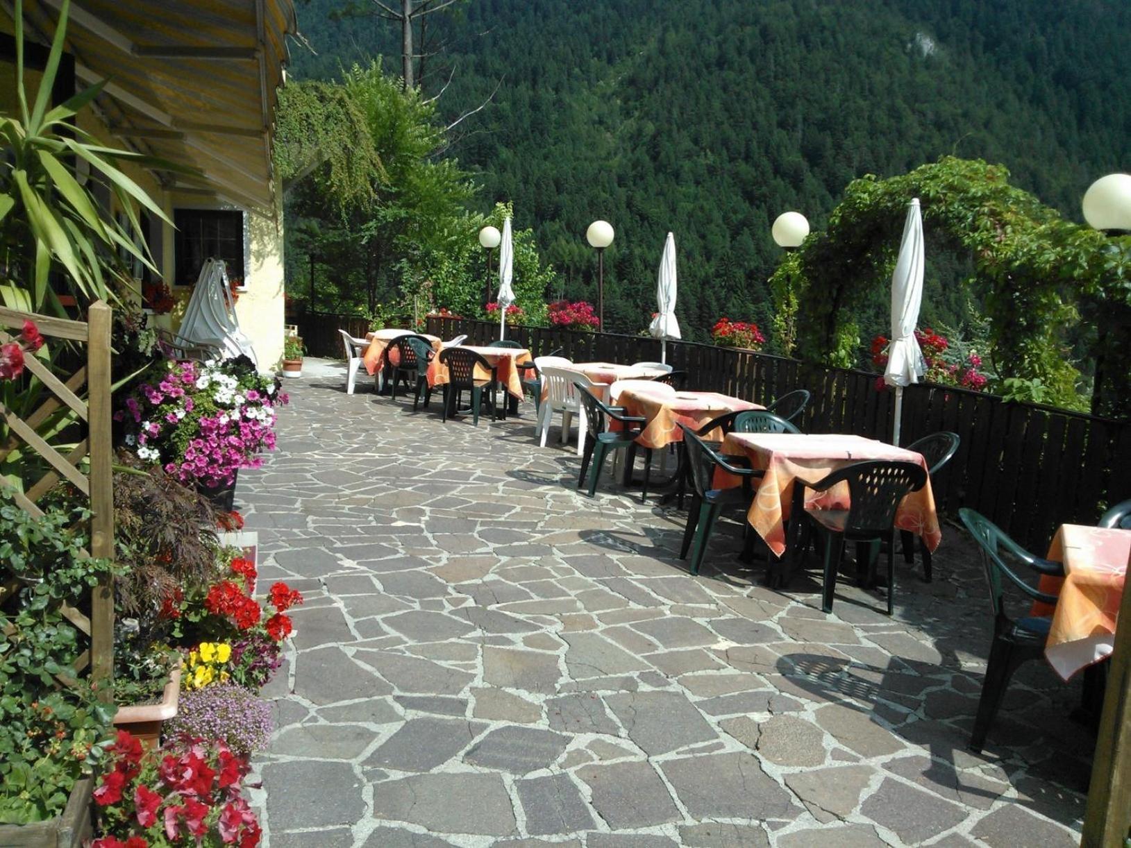 Hotel Aurora Molveno Eksteriør bilde