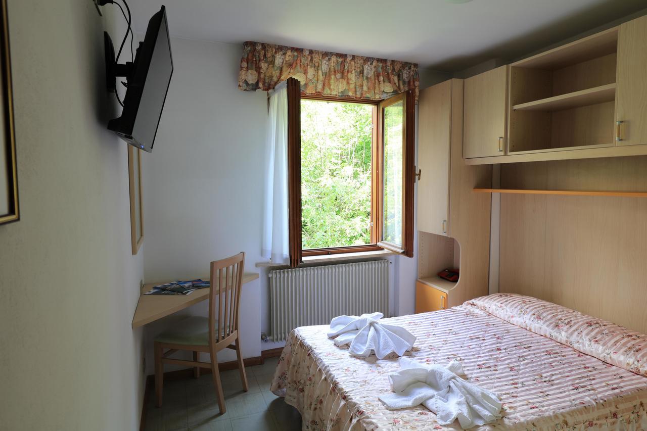 Hotel Aurora Molveno Eksteriør bilde