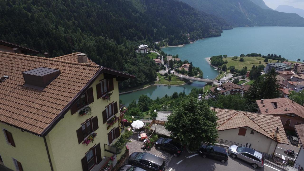 Hotel Aurora Molveno Eksteriør bilde