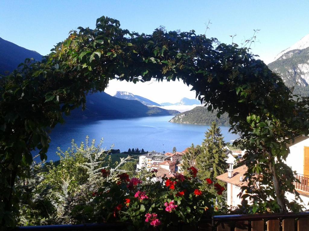 Hotel Aurora Molveno Eksteriør bilde